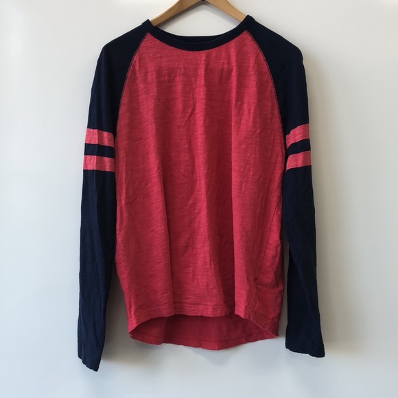 GAP Lightweight Raglan Shirt - Medium - Picture 3 of 7